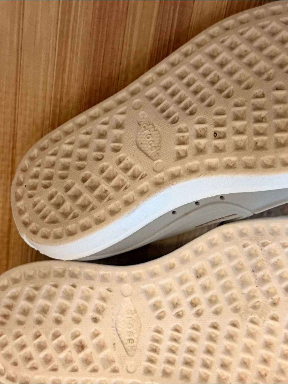 CROCS comfortable slip